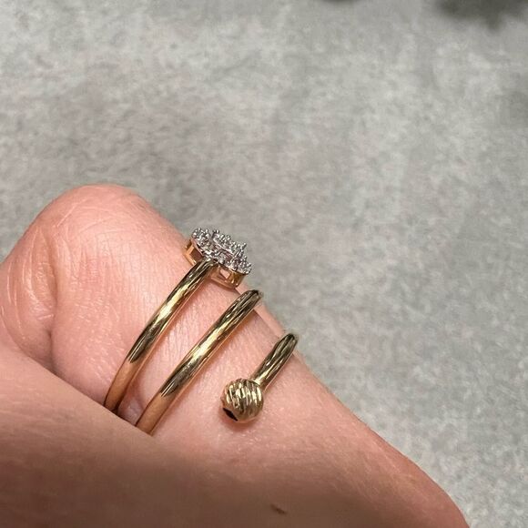 14K Solid Gold and CZ Ring - Picture 4 of 7